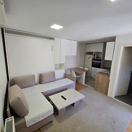 Ismar * サラエヴォ